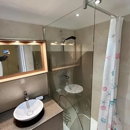 Ground Floor With Garden Apartment *