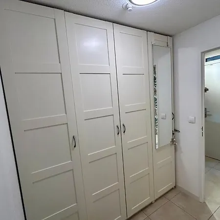 Ground Floor With Garden Apartment *